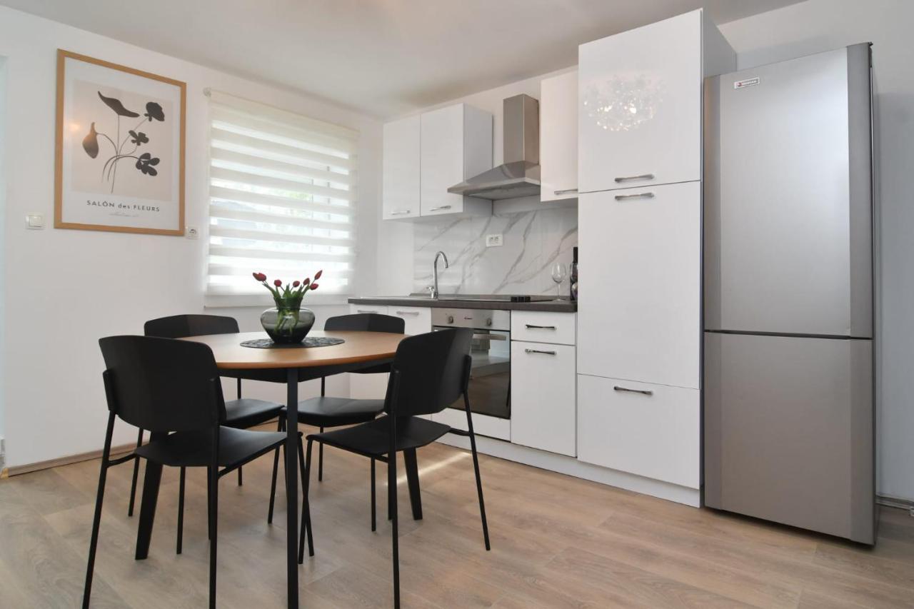 סיני Apartman Gluic מראה חיצוני תמונה