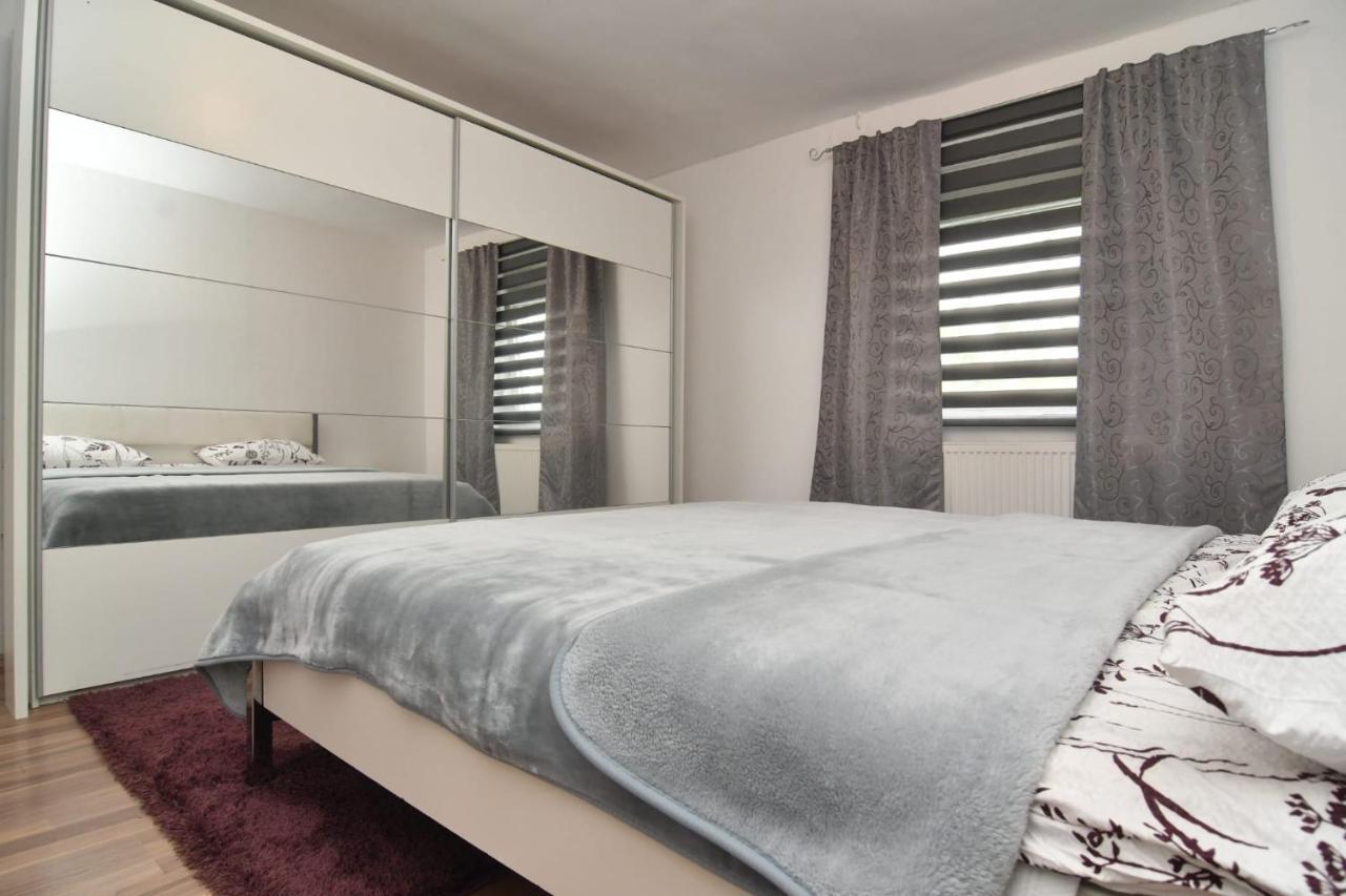 סיני Apartman Gluic מראה חיצוני תמונה