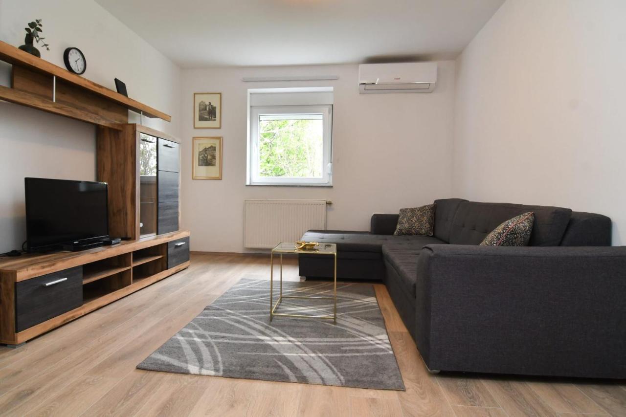 סיני Apartman Gluic מראה חיצוני תמונה