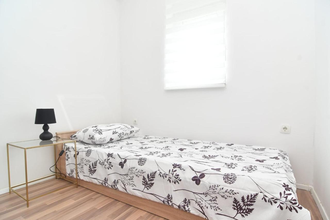 סיני Apartman Gluic מראה חיצוני תמונה
